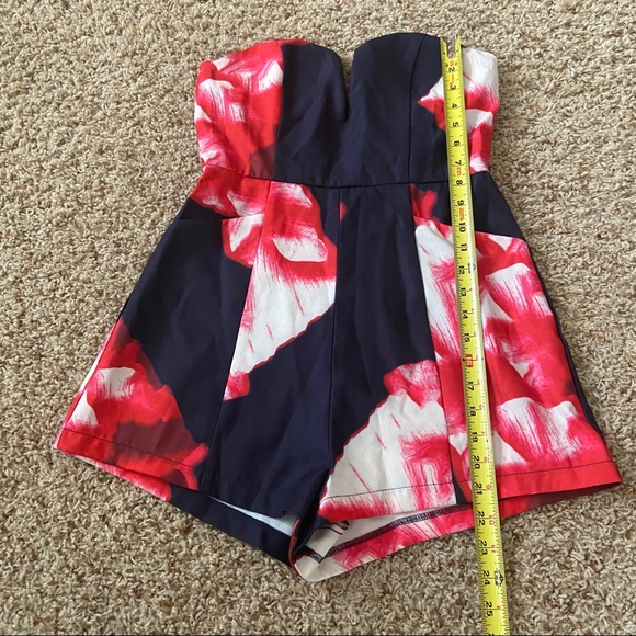 L’Atiste by Amy Medium Navy Blue Floral Romper - Picture 4 of 8